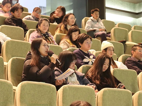 图8：“泰国华侨史研究的若干问题”学术讲座现场.png